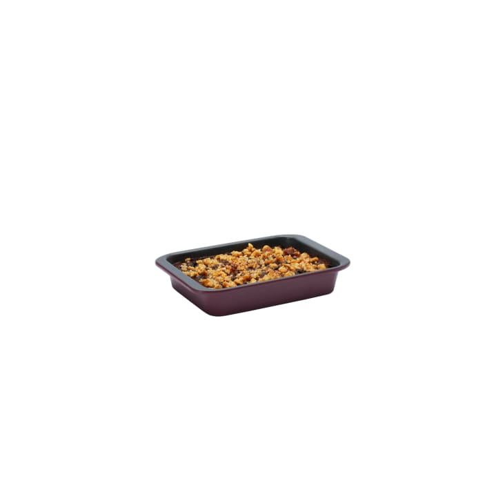 Product in use, fileld with a fruit crumble